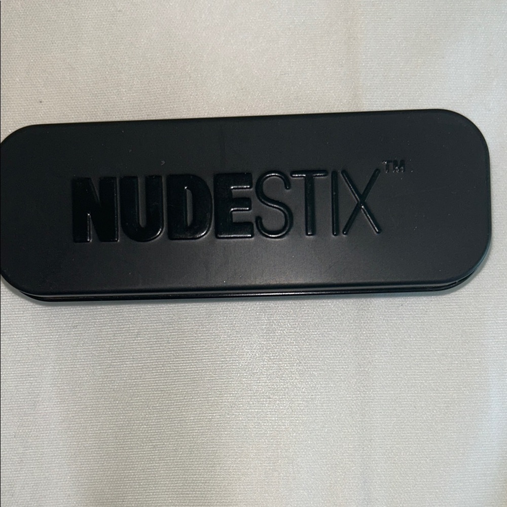 NUDESTIX Tinted Cover Foundation Sleek Black Cosmetic Tin